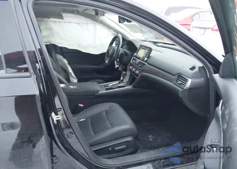 2018 Honda Accord Touring z USA, uszkodzony, nr VIN 1HGCV1F94JA026284